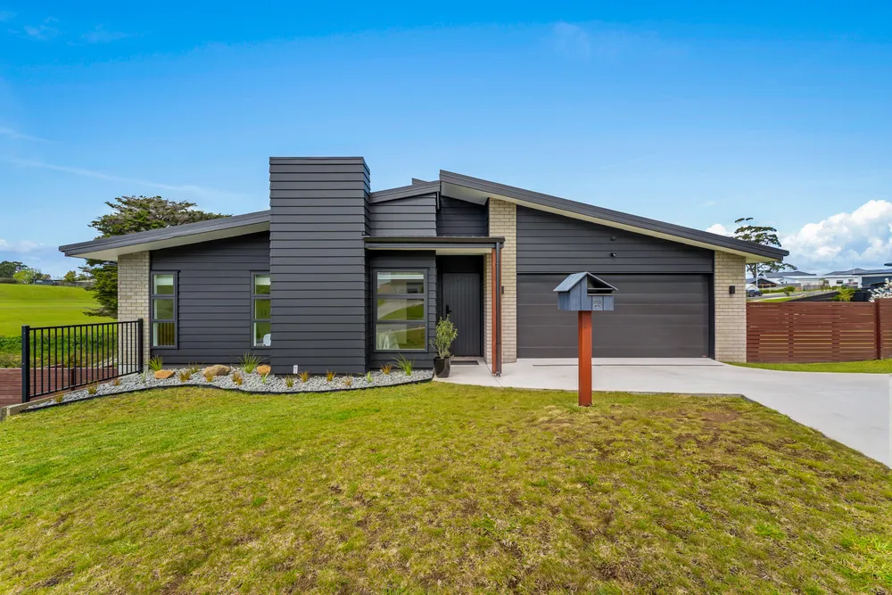 Photos of 23 Kia Kaha Drive