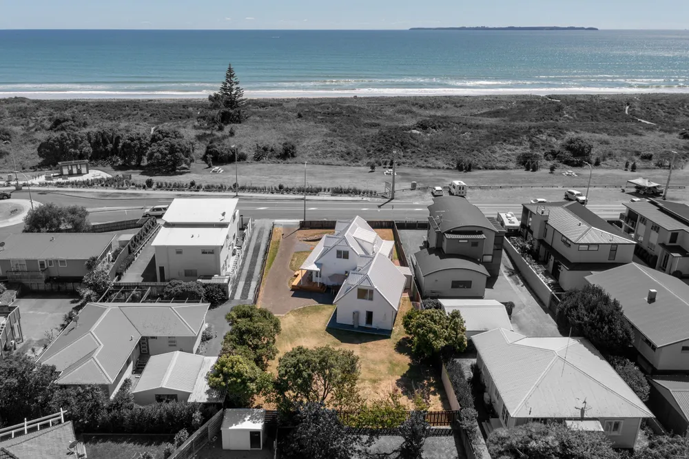 Photos of 906 Papamoa Beach Road