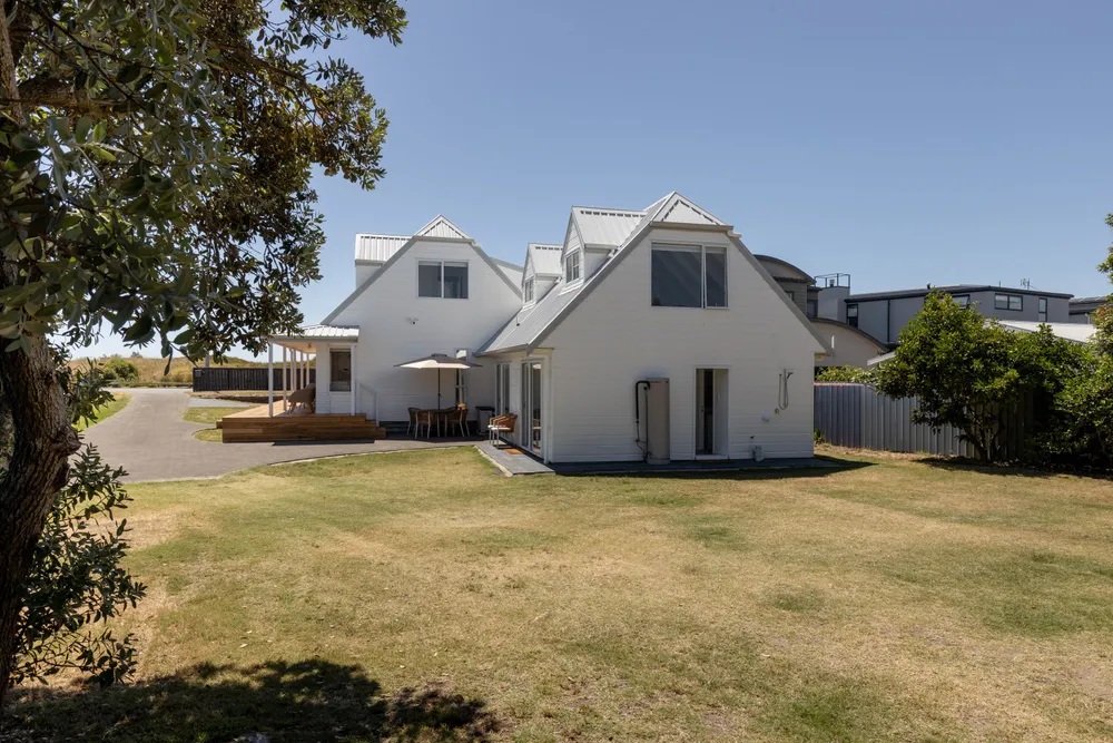 Photos of 906 Papamoa Beach Road