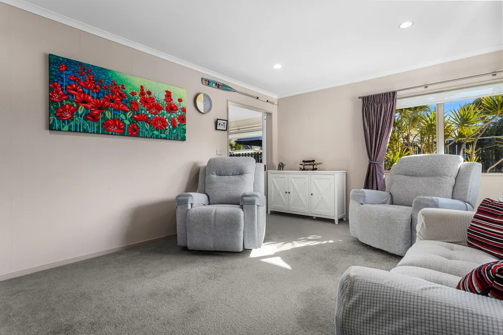 Photos of 32 Sanctuary Avenue