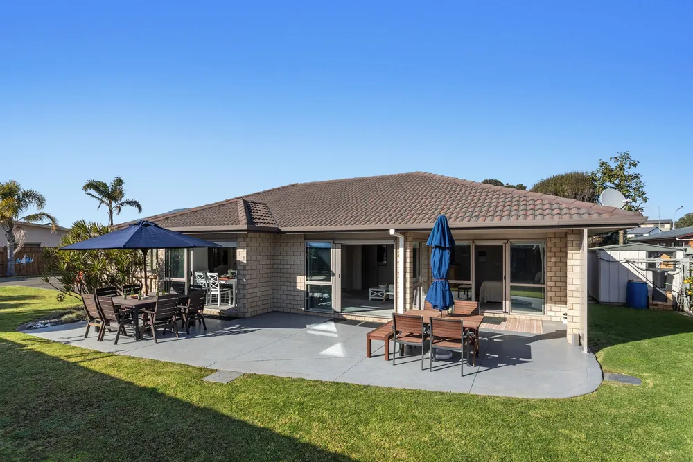 Photos of 32 Sanctuary Avenue