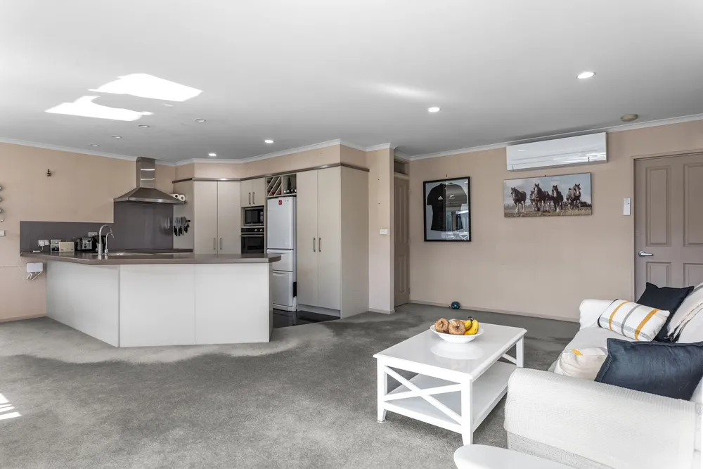 Photos of 32 Sanctuary Avenue