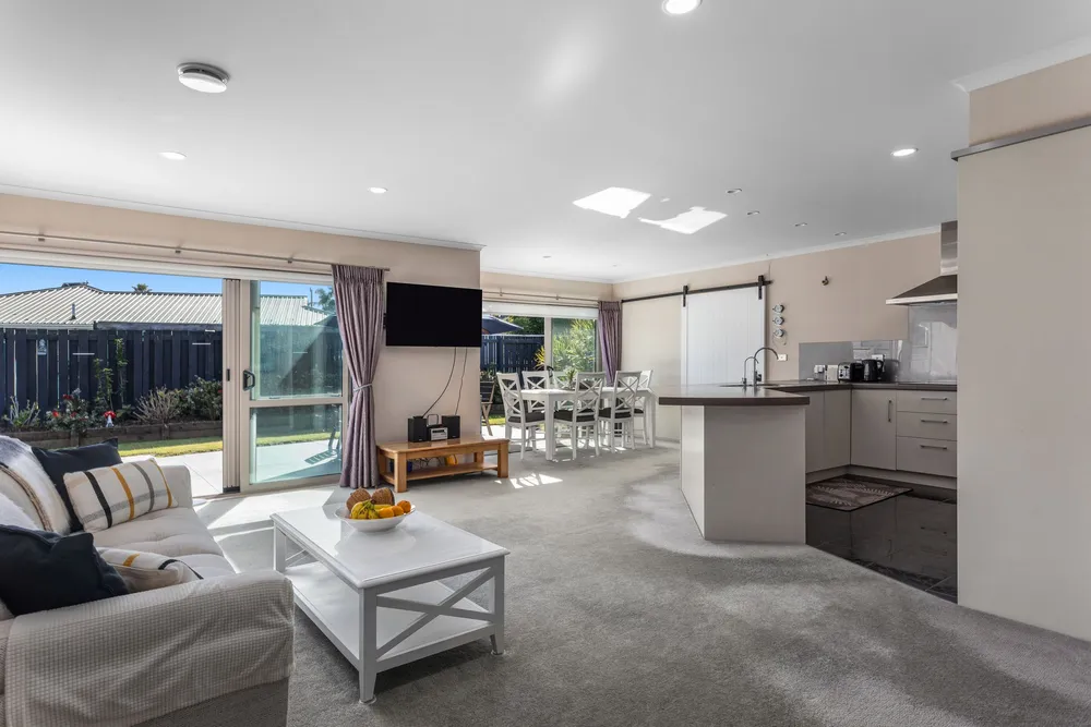 Photos of 32 Sanctuary Avenue