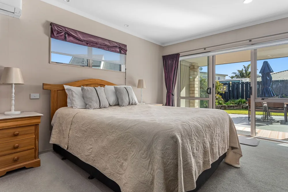 Photos of 32 Sanctuary Avenue