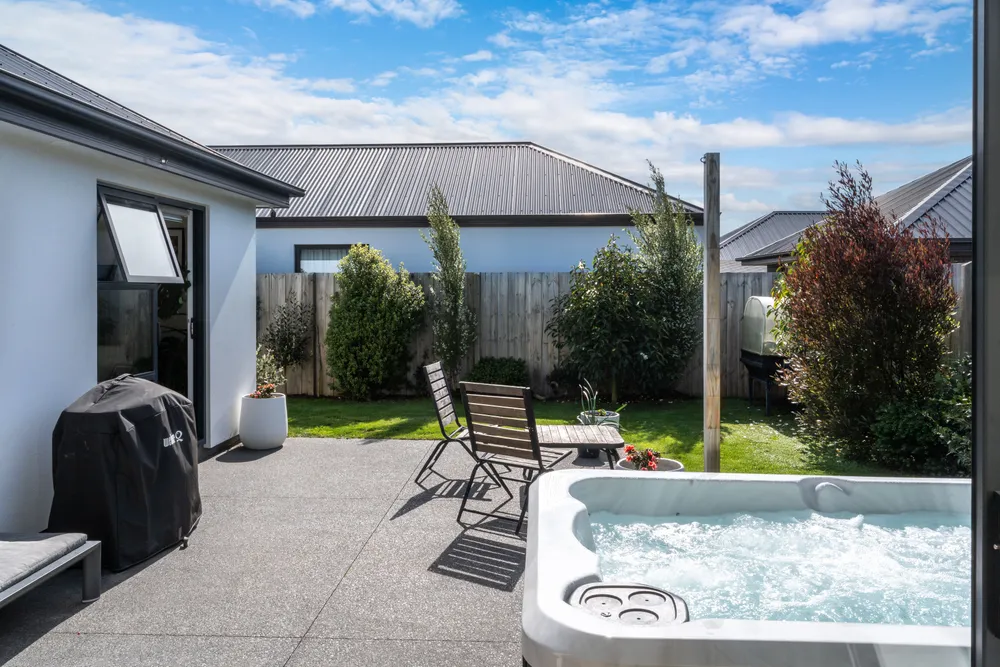 Photos of 10 Navarra Road