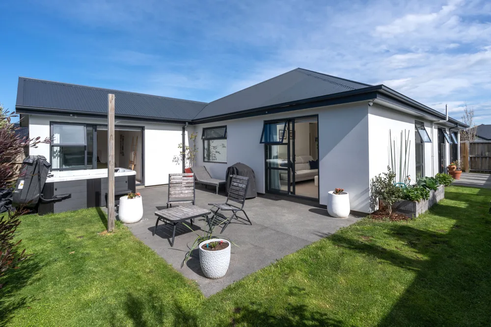 Photos of 10 Navarra Road