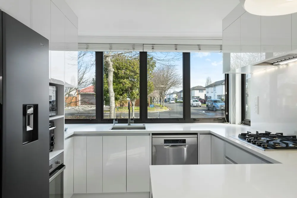 Photos of 27 Tarapiroe Avenue