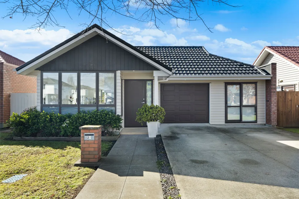 Photos of 27 Tarapiroe Avenue
