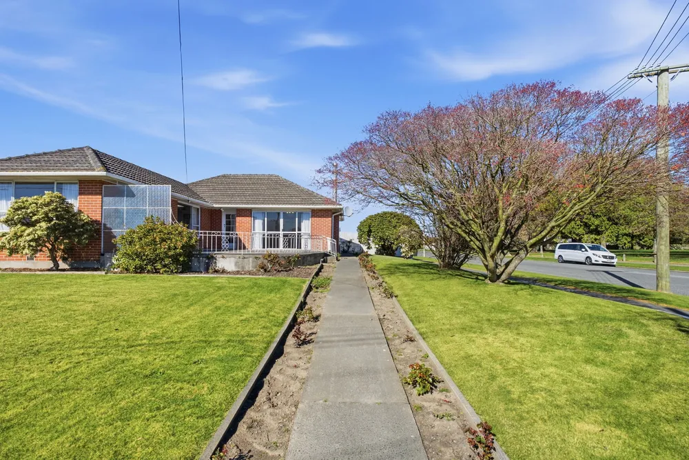 Photos of 33 Staveley Street