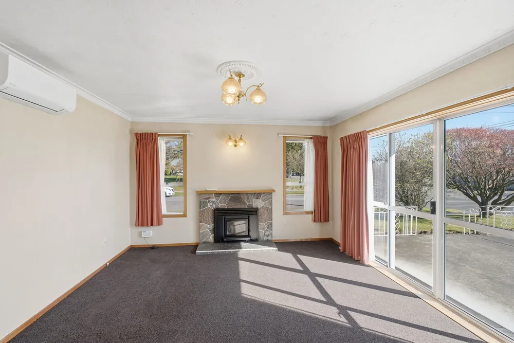 Photos of 33 Staveley Street