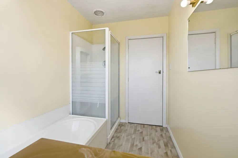 Photos of 33 Staveley Street