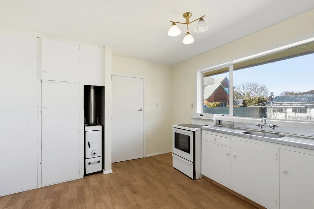 Photos of 33 Staveley Street