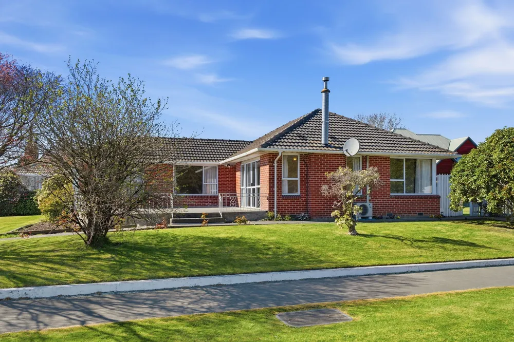 Photos of 33 Staveley Street