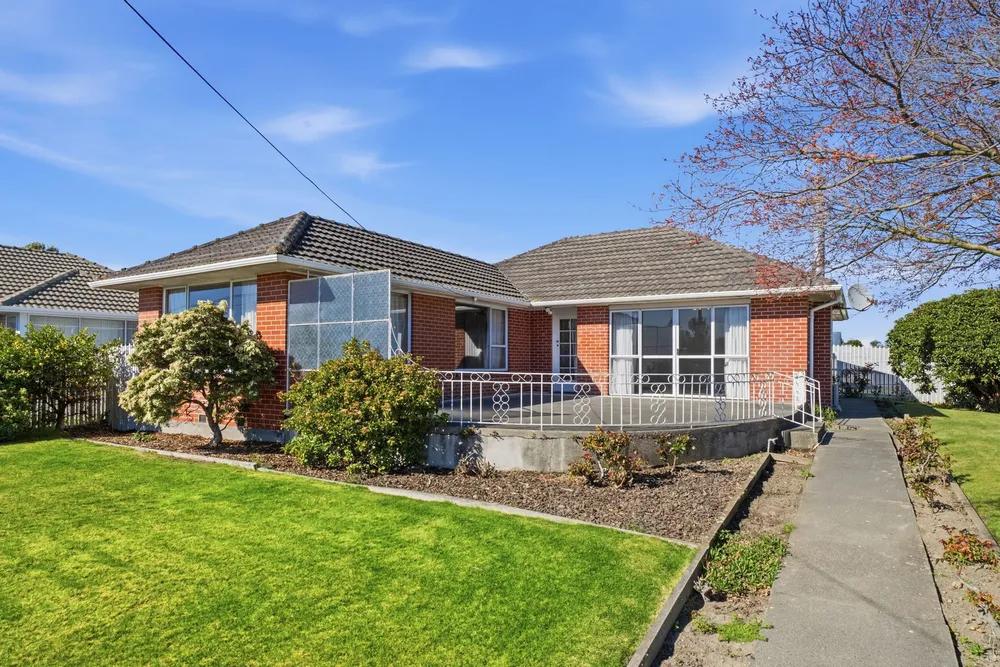 Photos of 33 Staveley Street