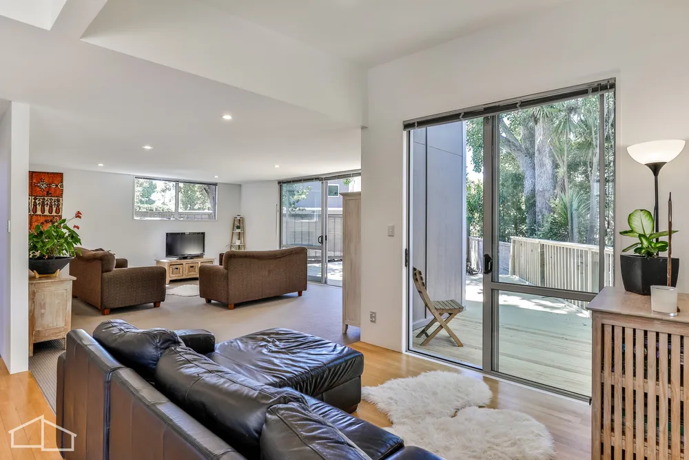 Photos of 91a Kaurilands Road