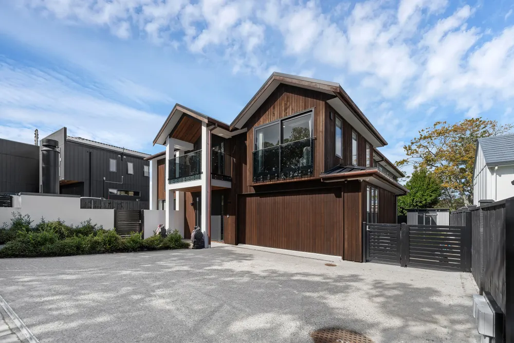 Photos of 225A Bleakhouse Road