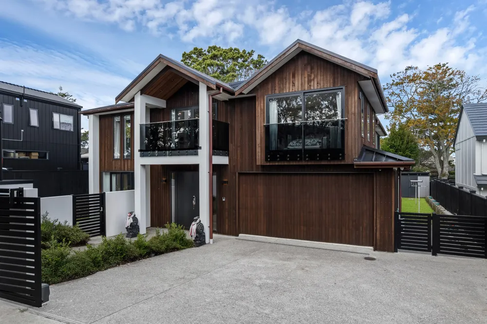 Photos of 225A Bleakhouse Road