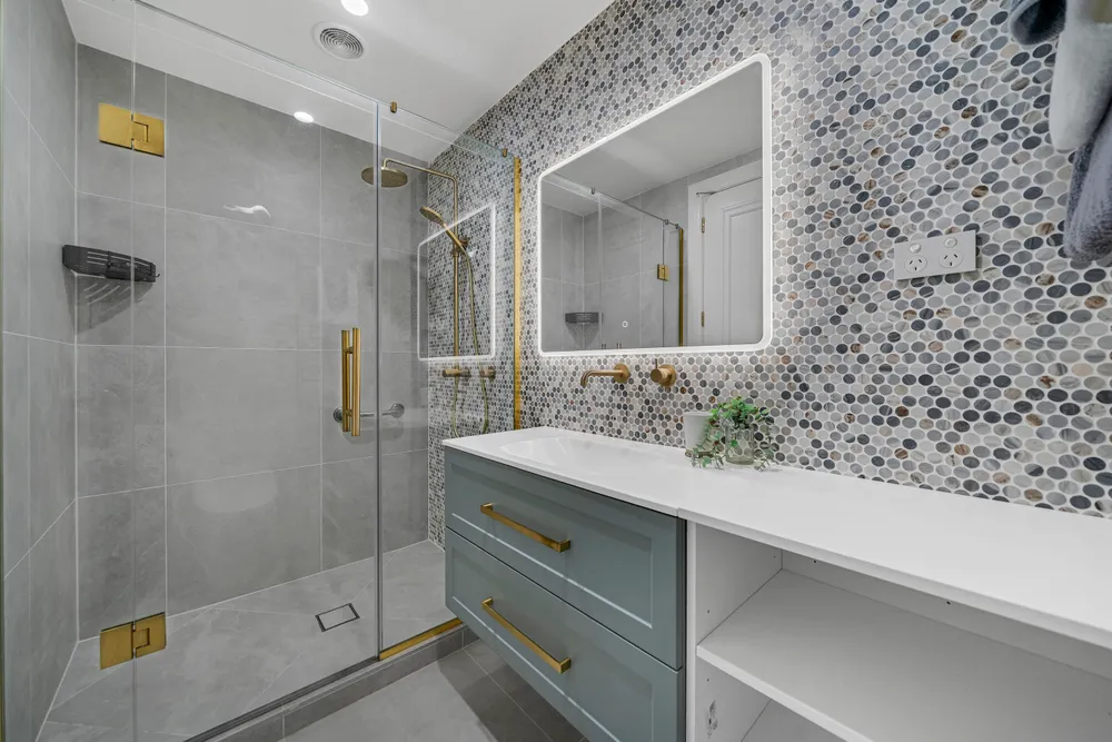 Photos of 225A Bleakhouse Road