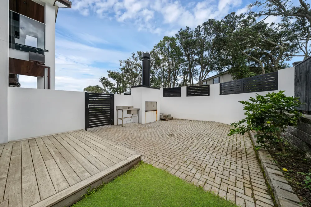 Photos of 225A Bleakhouse Road