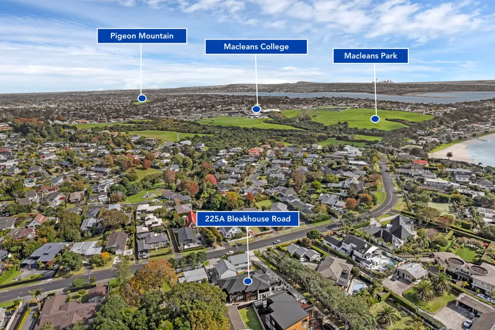 Photos of 225A Bleakhouse Road
