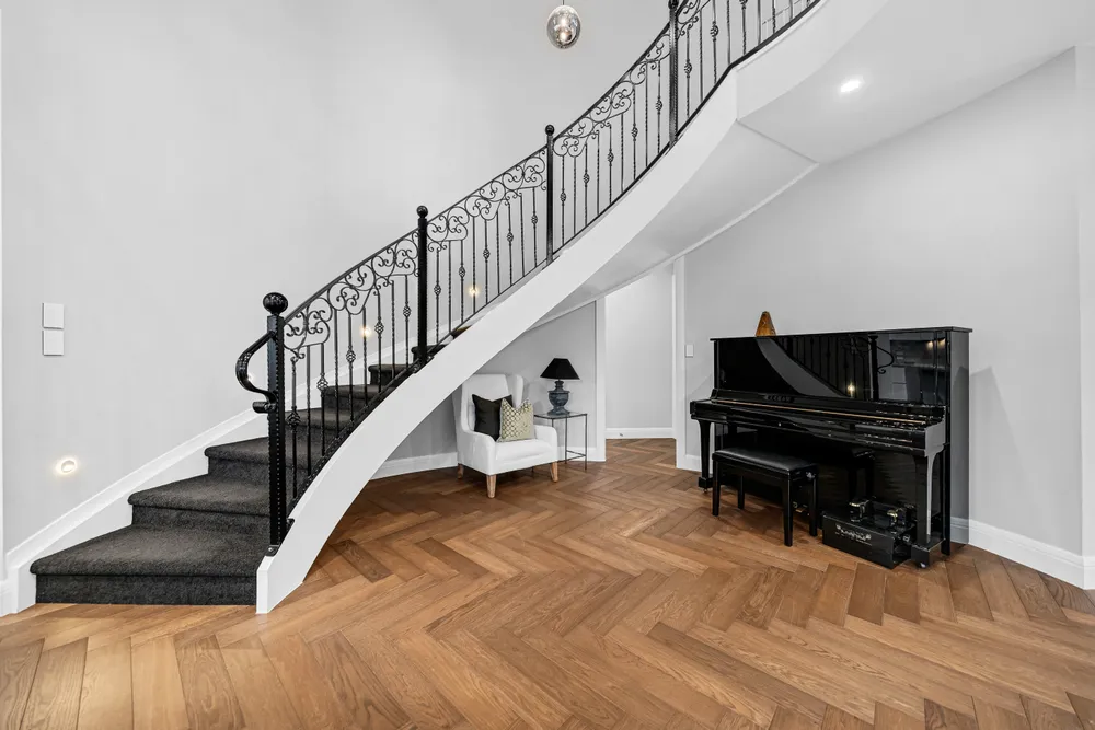 Photos of 225A Bleakhouse Road