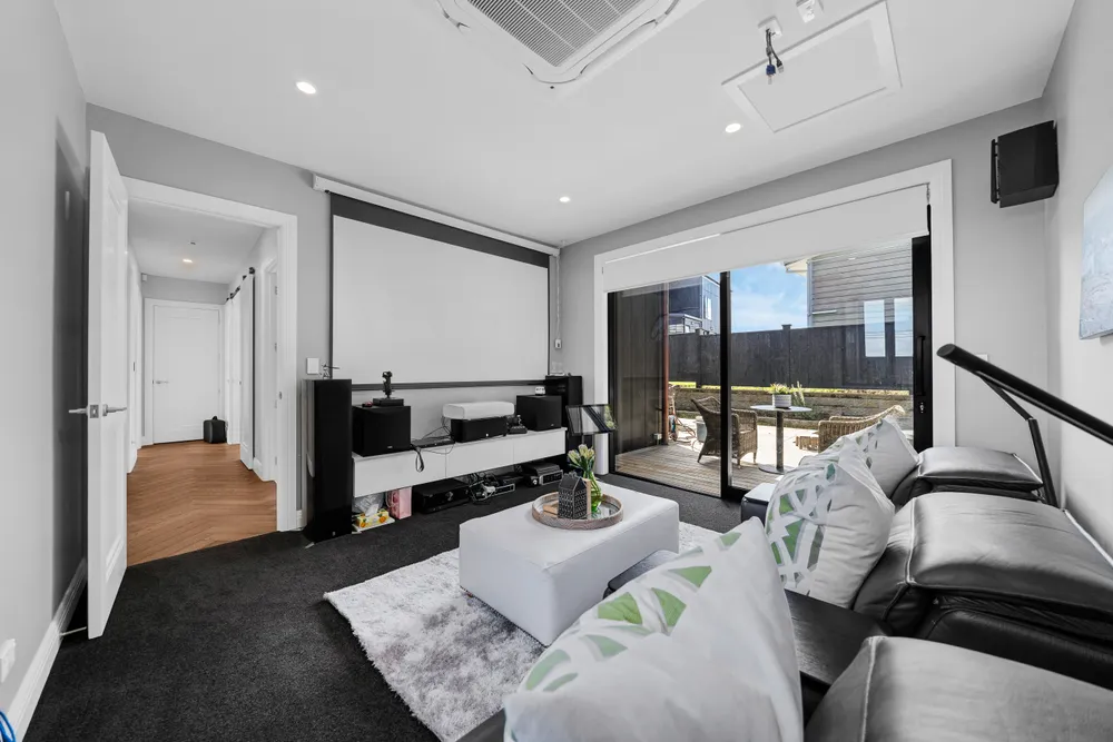 Photos of 225A Bleakhouse Road