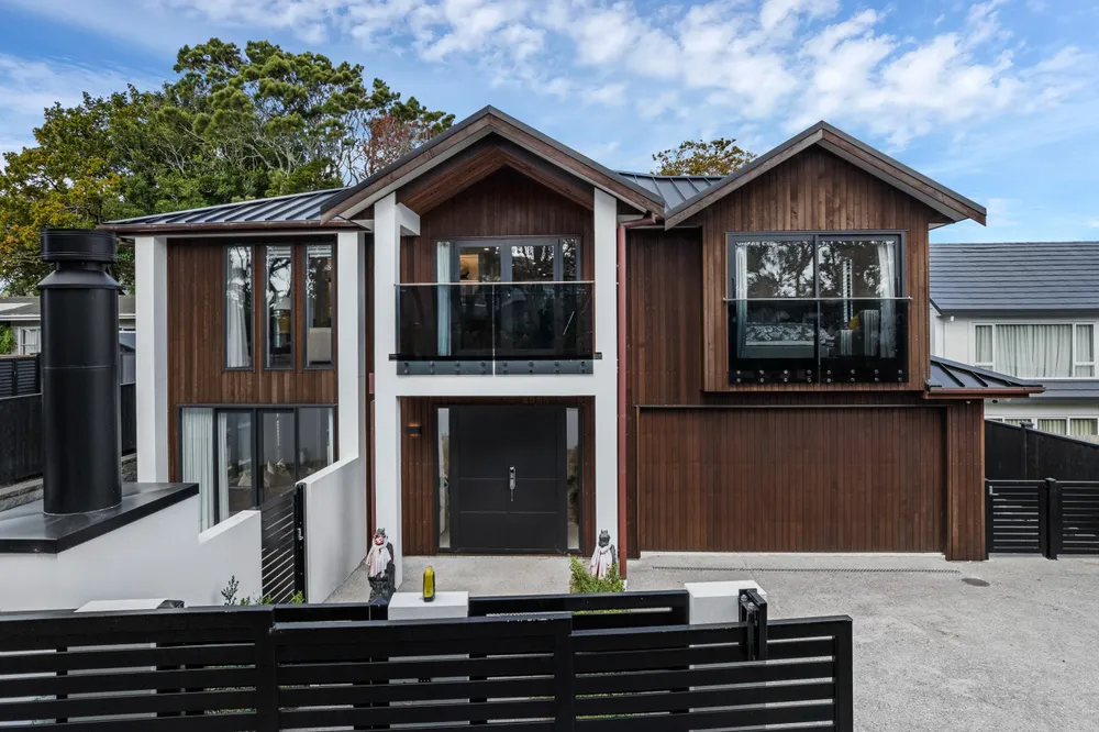 Photos of 225A Bleakhouse Road