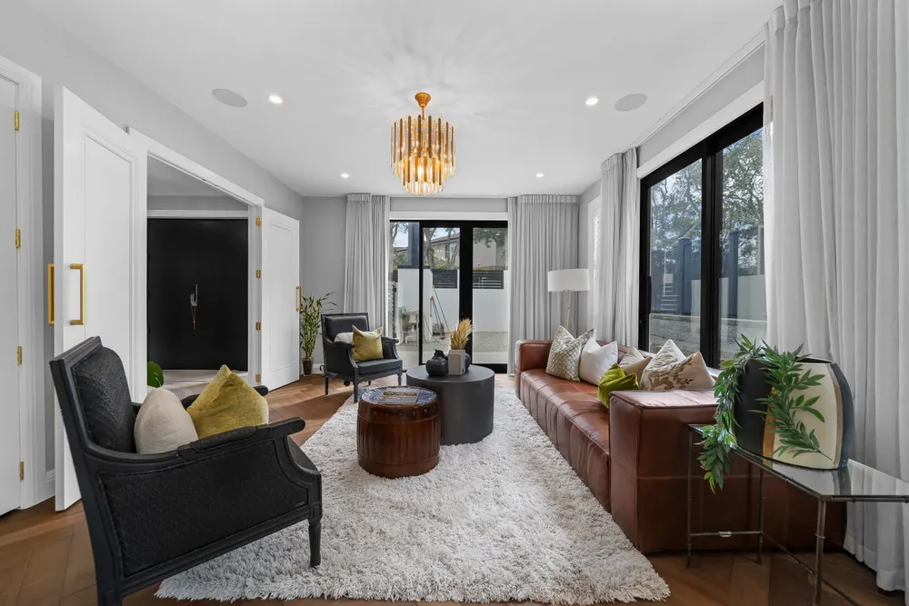 Photos of 225A Bleakhouse Road