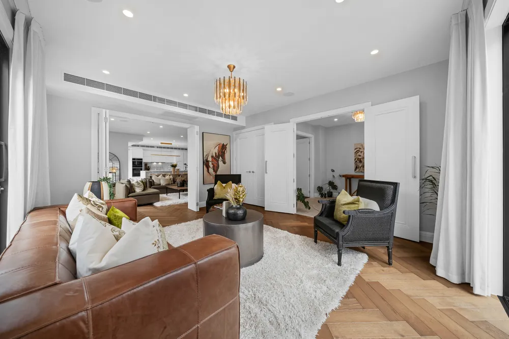 Photos of 225A Bleakhouse Road