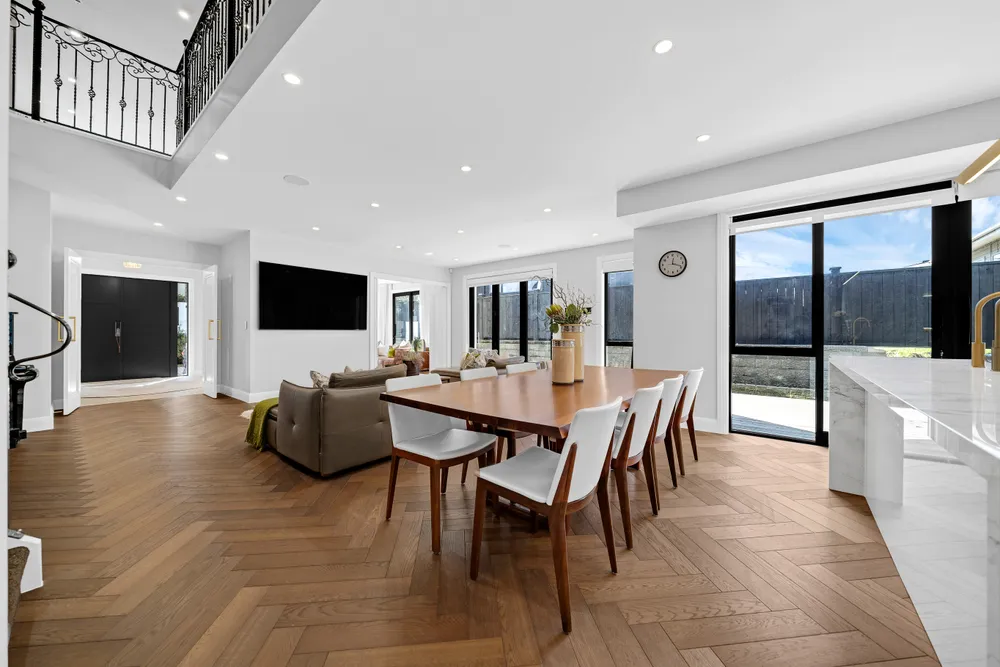 Photos of 225A Bleakhouse Road
