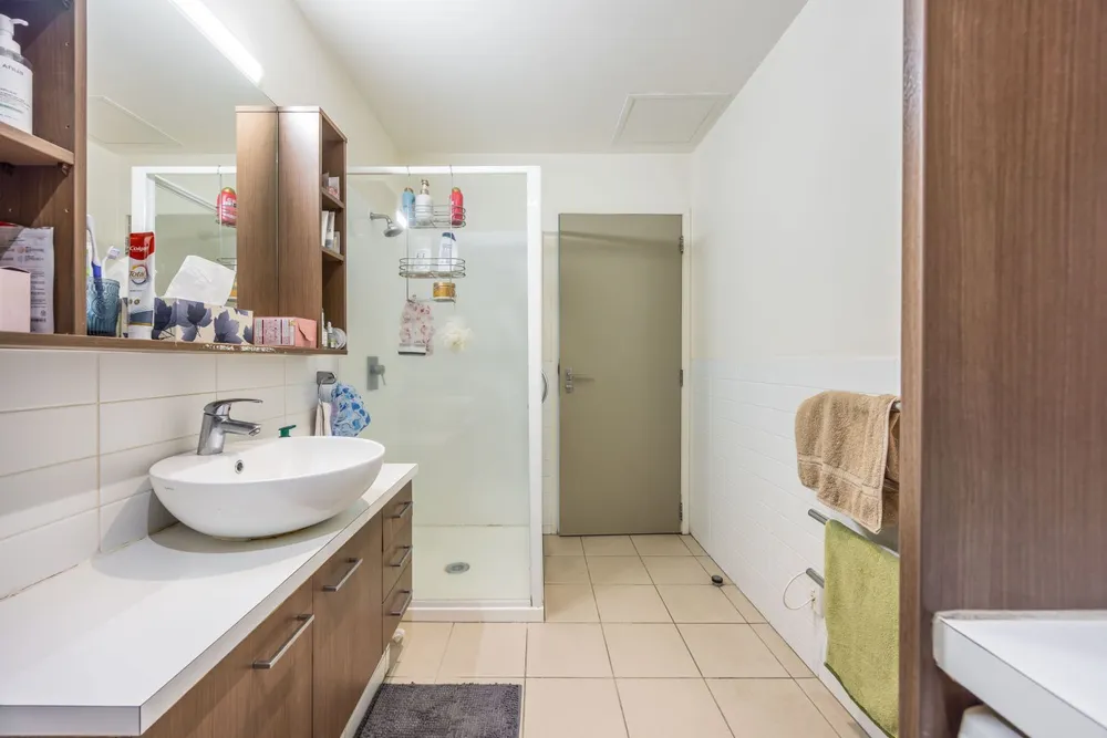 Photos of 302/85 Beach Road