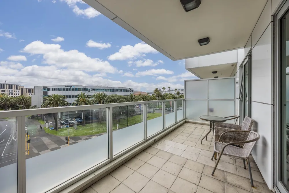 Photos of 302/85 Beach Road