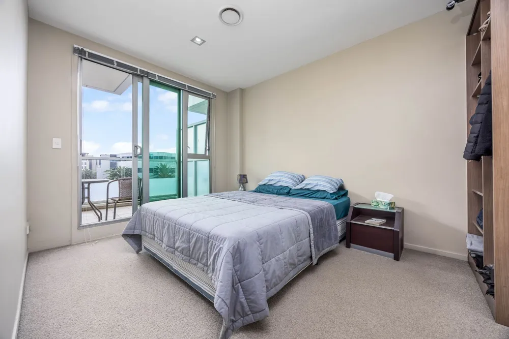 Photos of 302/85 Beach Road