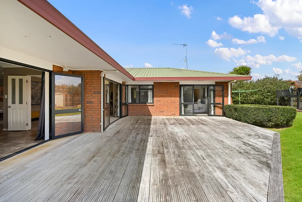 Photos of 25 Admiral Crescent