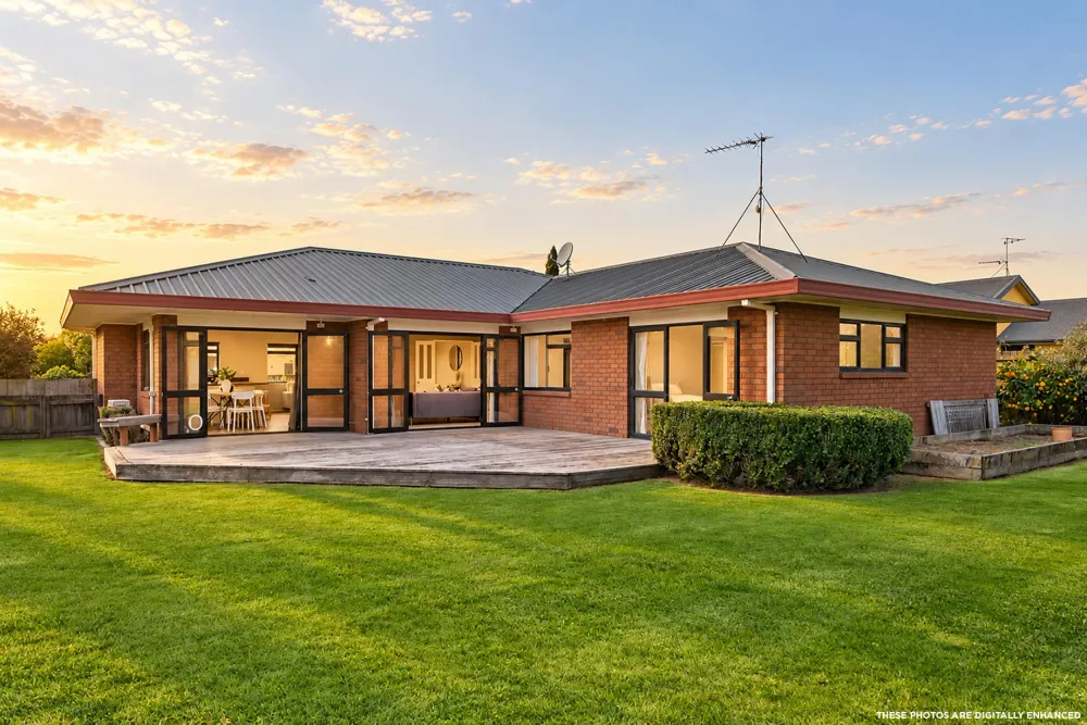 Photos of 25 Admiral Crescent
