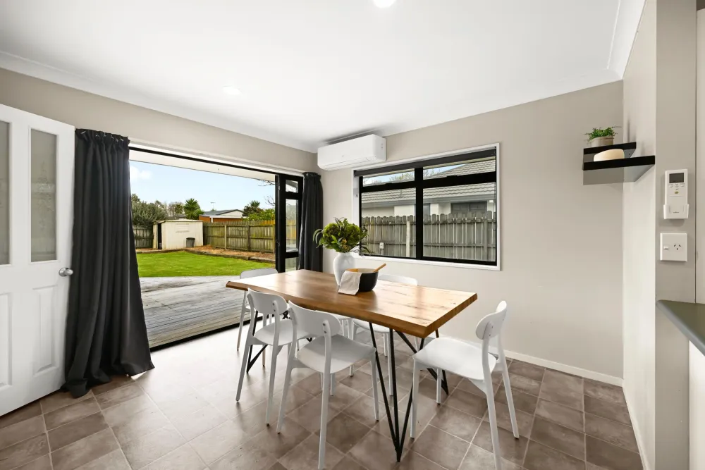 Photos of 25 Admiral Crescent