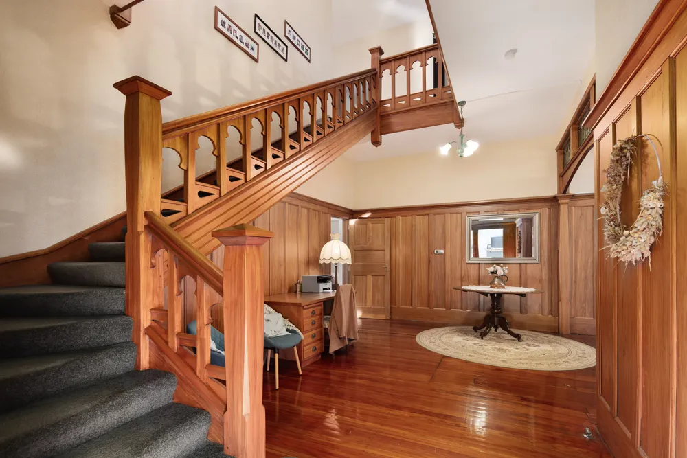 Photos of 15 Russell Street
