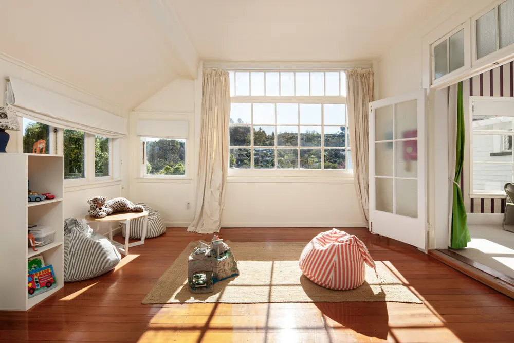 Photos of 15 Russell Street