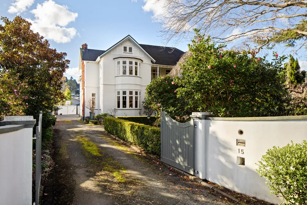 Photos of 15 Russell Street