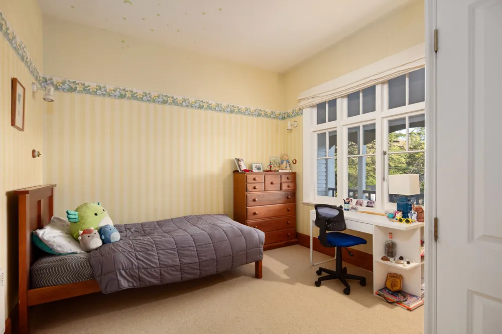Photos of 15 Russell Street