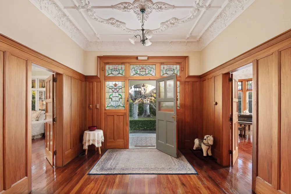 Photos of 15 Russell Street