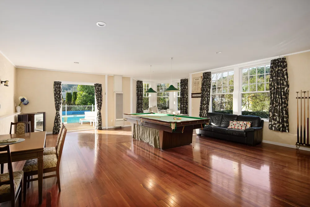 Photos of 15 Russell Street