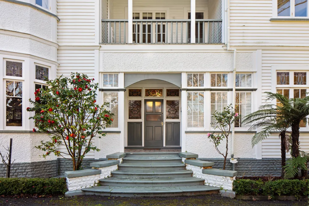 Photos of 15 Russell Street