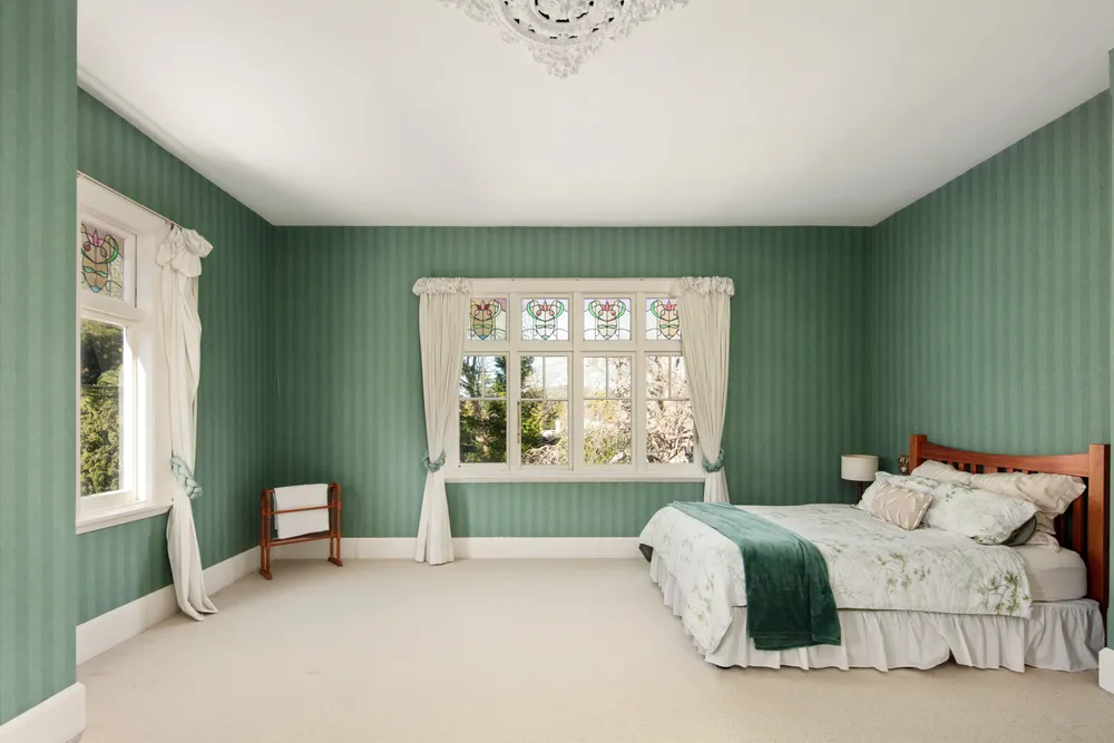 Photos of 15 Russell Street