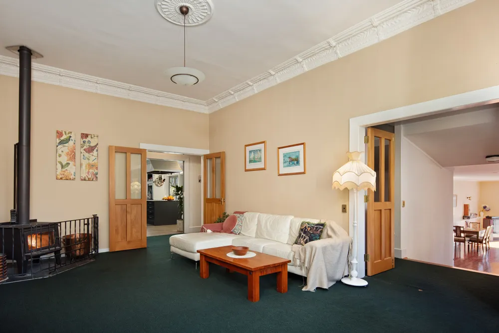 Photos of 15 Russell Street