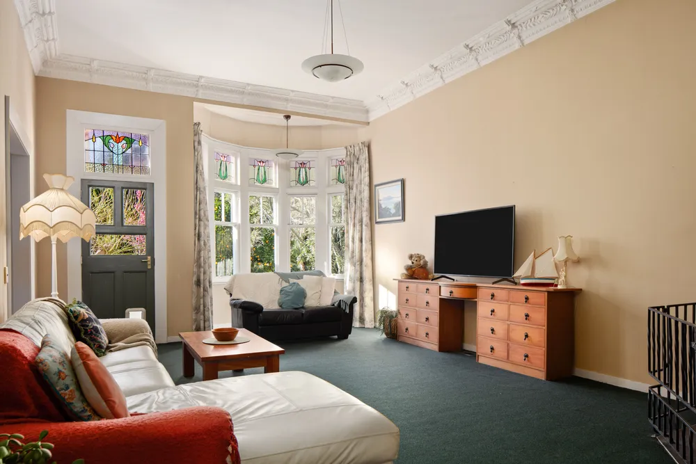 Photos of 15 Russell Street