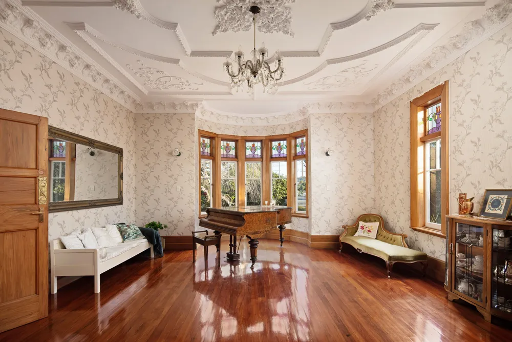 Photos of 15 Russell Street