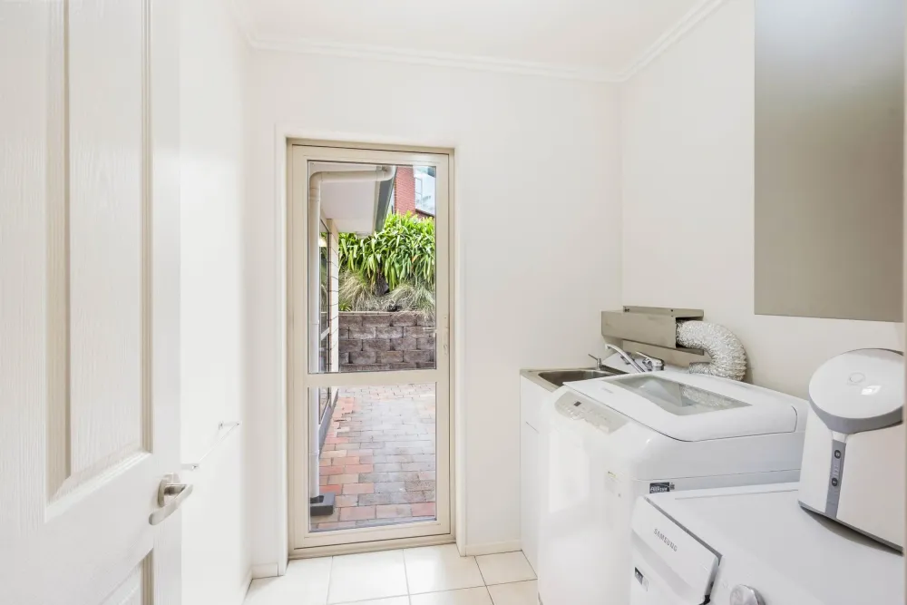 Photos of 50 Manchester Street