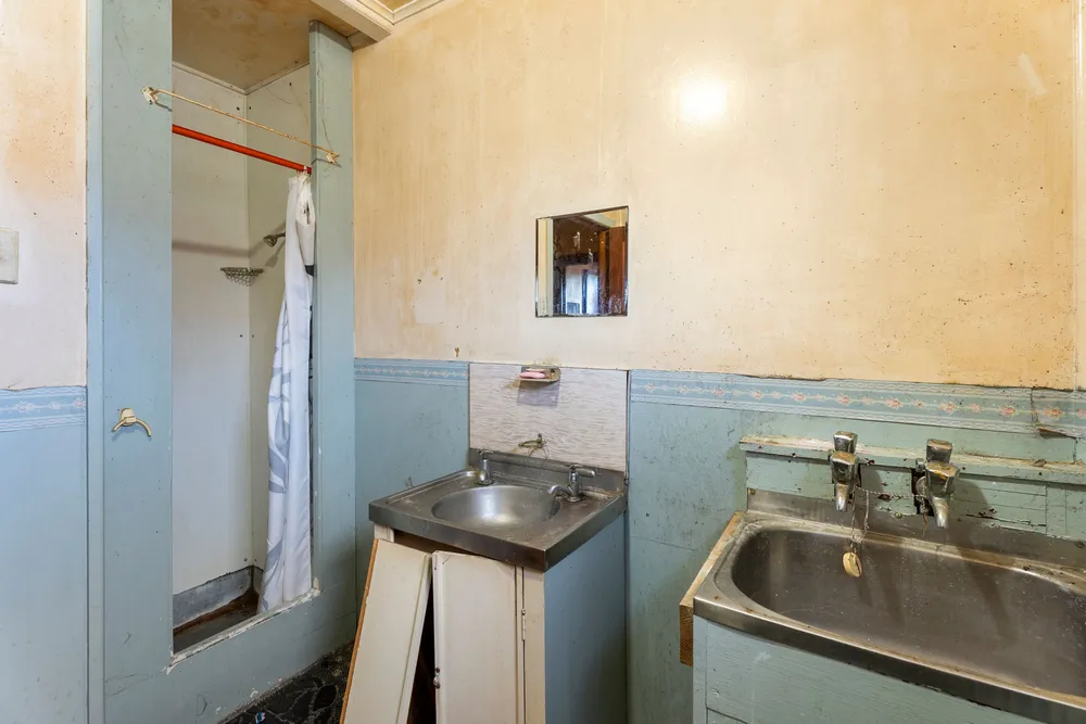Photos of 23 Staveley Avenue