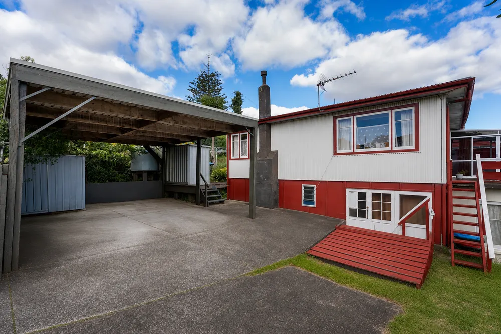 Photos of 23 Staveley Avenue
